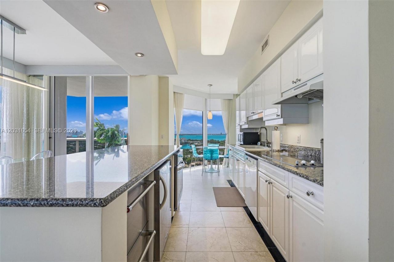 4779 Collins Ave , Unit 2305, Miami Beach, FL 33140 Photo