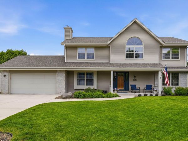 W171N10218 Wildrose Ln, Germantown, WI 53022