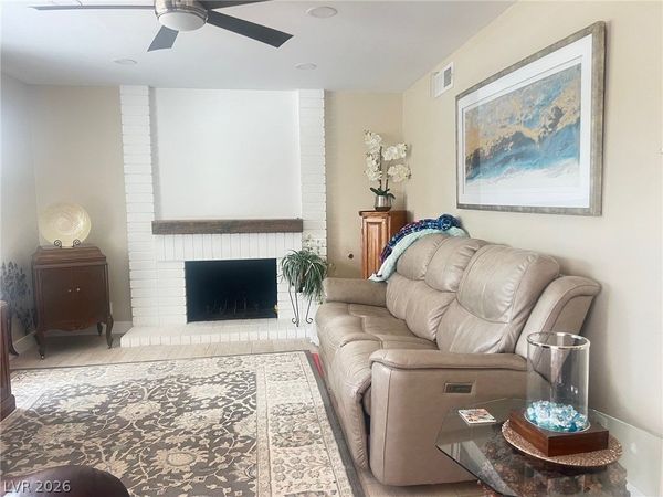 4194 Greenpoint Street , Las Vegas, NV 89147