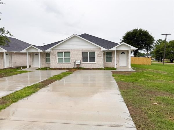 200 N Dallas Street , Unit 114, Rice, TX 75155
