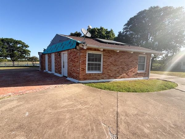 2200 Country Club Road , Unit A, Ennis, TX 75119