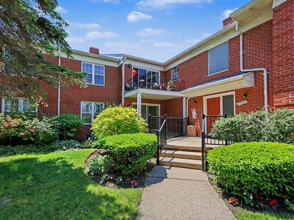 27653 W Echo Valley W, Unit 113, Farmington Hills, MI 48334