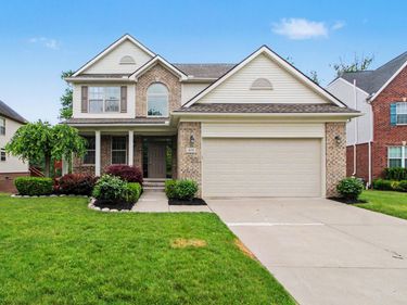 419 Amelia Circle, South Lyon, MI 48178