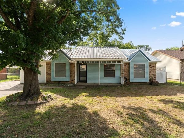 119 Mcanally Drive , Mabank, TX 75147