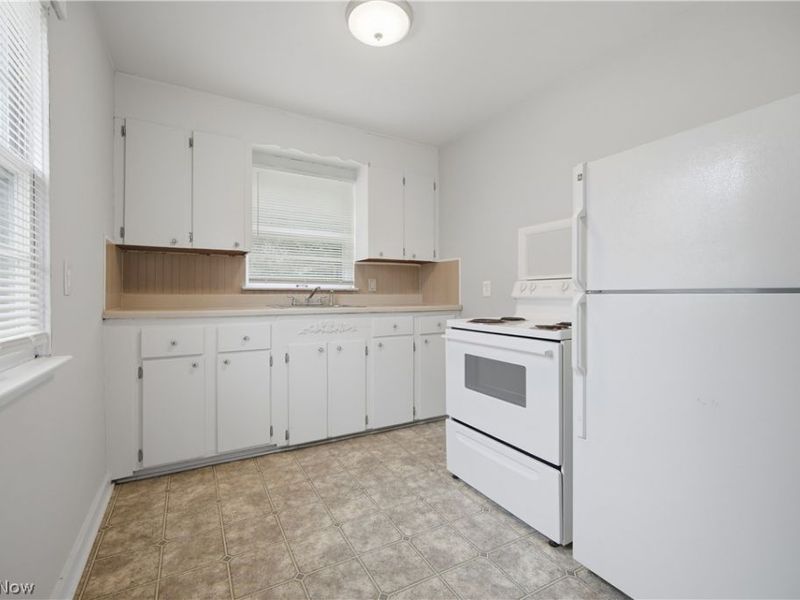 2806 Harmont Avenue NE, Canton, OH 44705 Photo 17