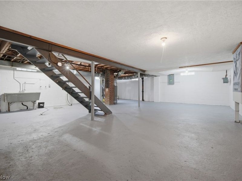 2806 Harmont Avenue NE, Canton, OH 44705 Photo 20