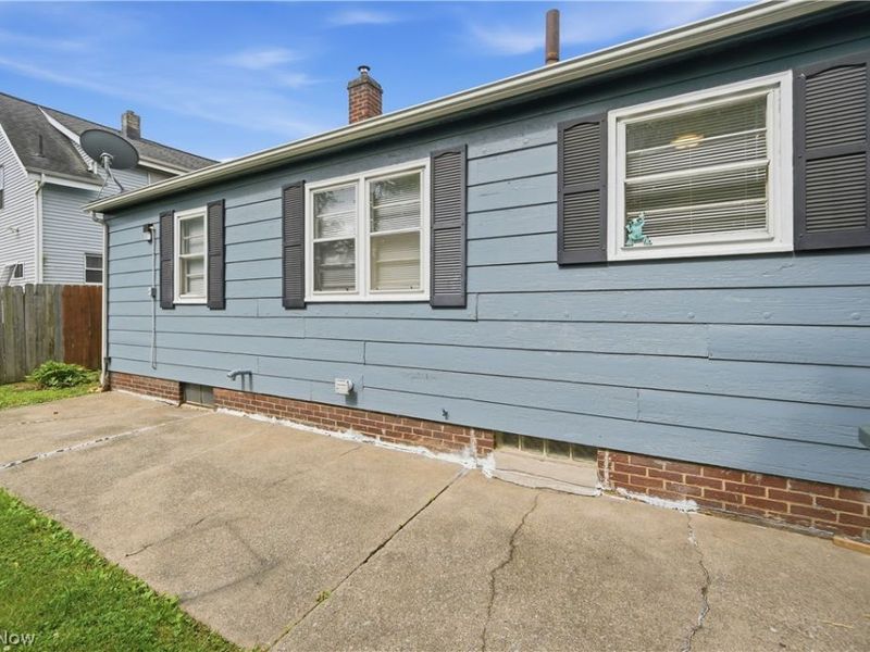 2806 Harmont Avenue NE, Canton, OH 44705 Photo 24