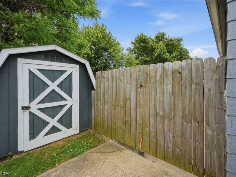 2806 Harmont Avenue NE, Canton, OH 44705 Photo 25