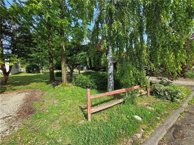 4877 Presidential Drive , Geneva, OH 44041 Photo 5