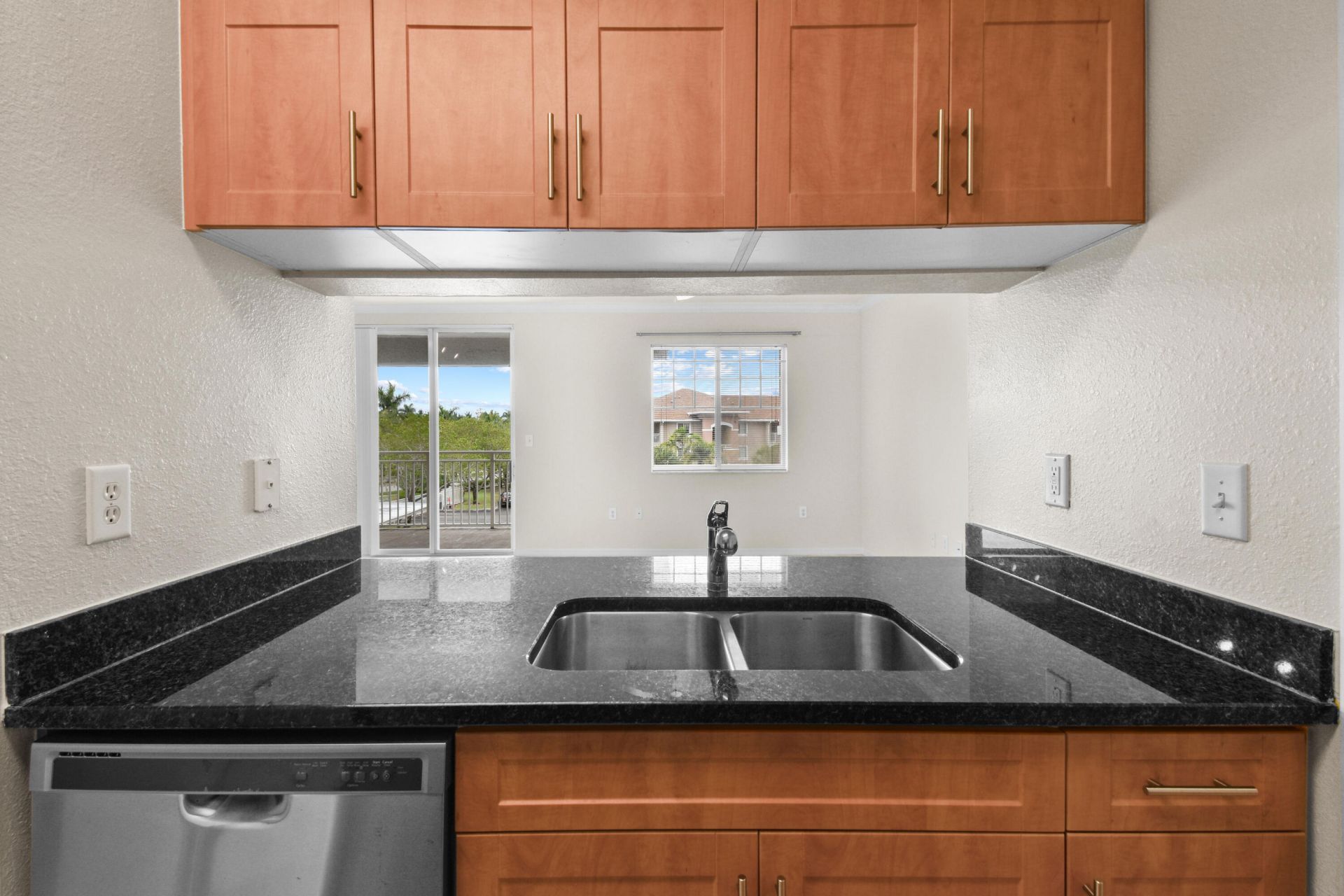 6556 Emerald Dunes Drive, Unit 302, West Palm Beach, FL 33411 Photo