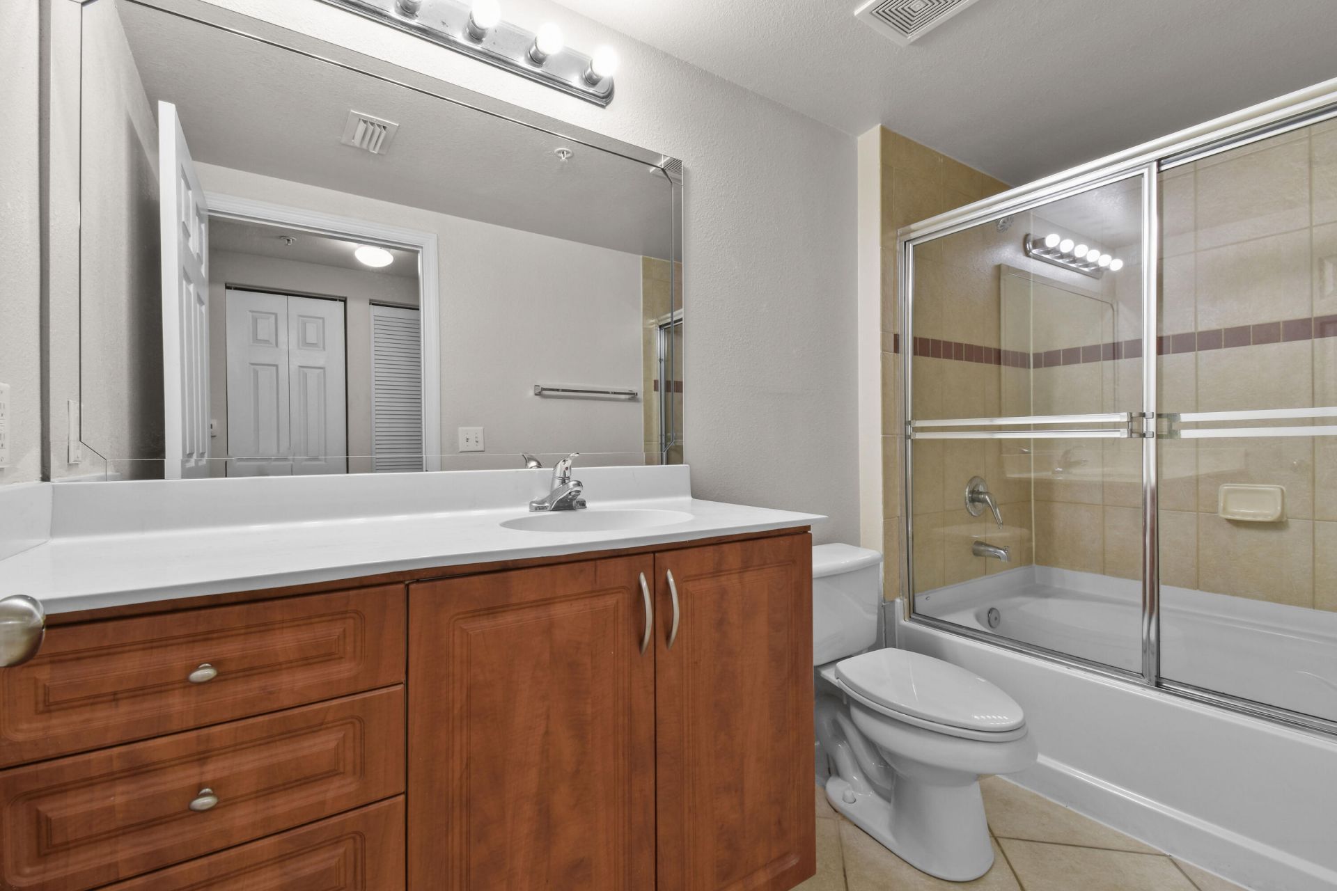 6556 Emerald Dunes Drive, Unit 302, West Palm Beach, FL 33411 Photo