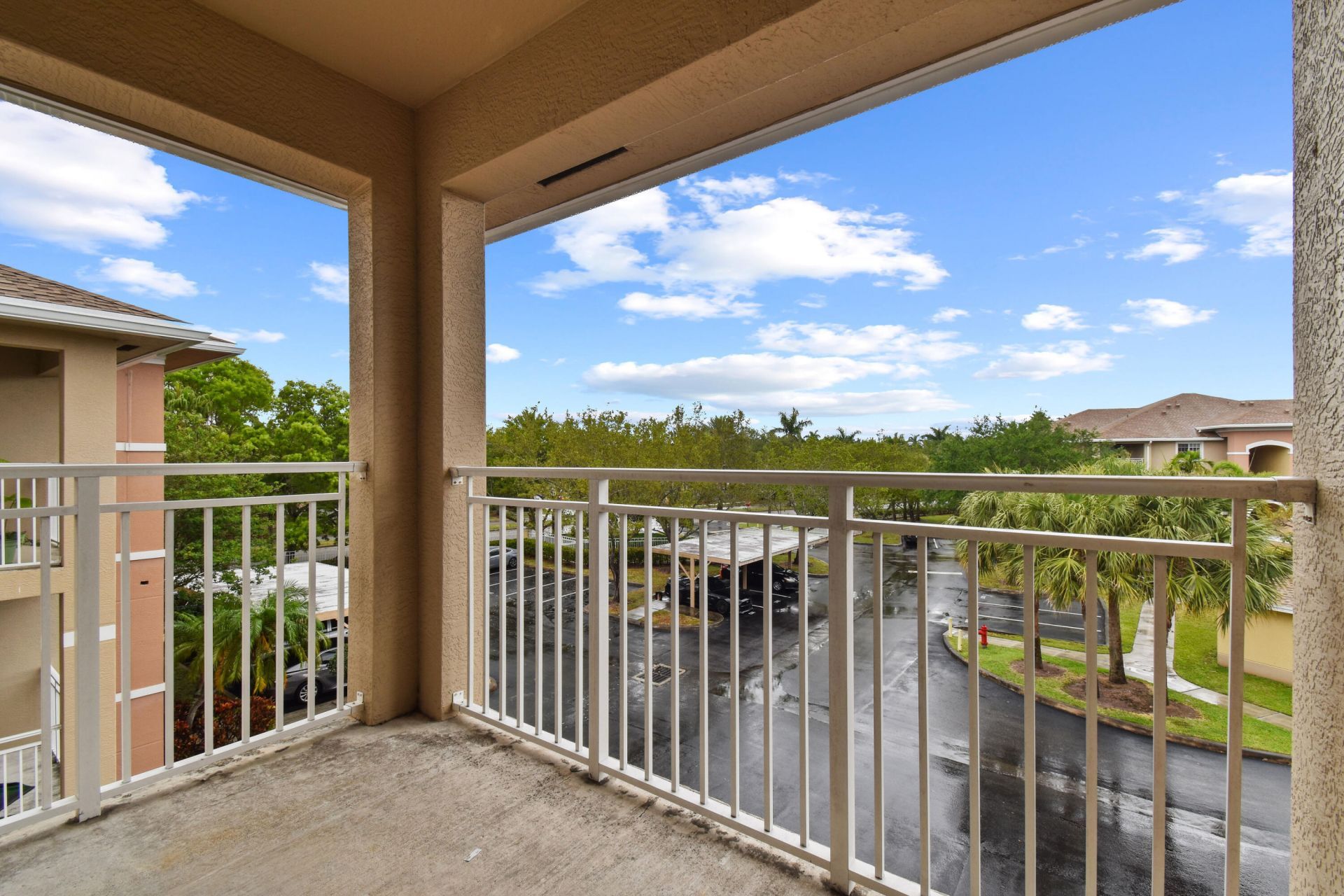 6556 Emerald Dunes Drive, Unit 302, West Palm Beach, FL 33411 Photo