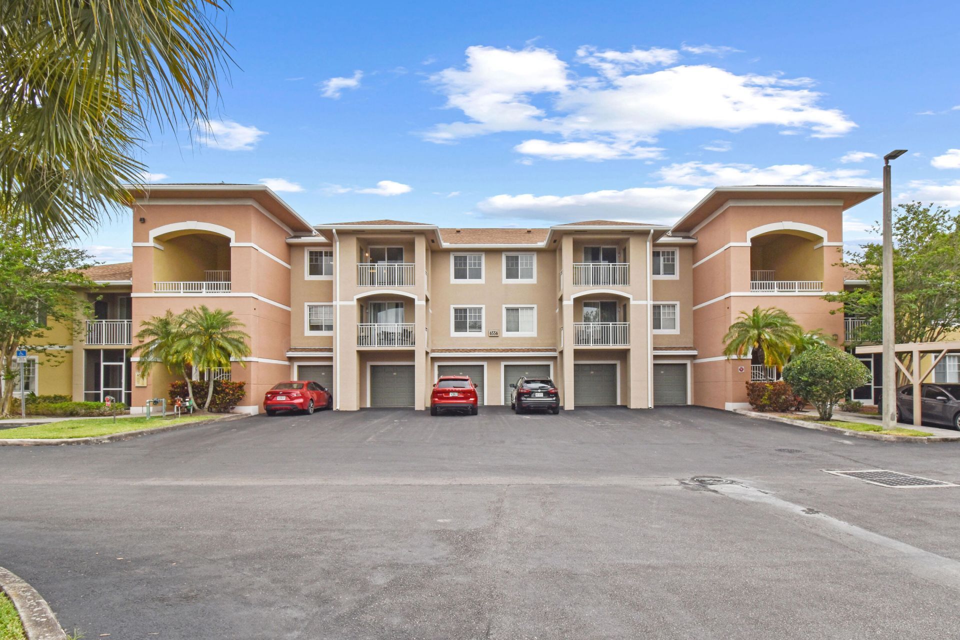 6556 Emerald Dunes Drive, Unit 302, West Palm Beach, FL 33411 Photo