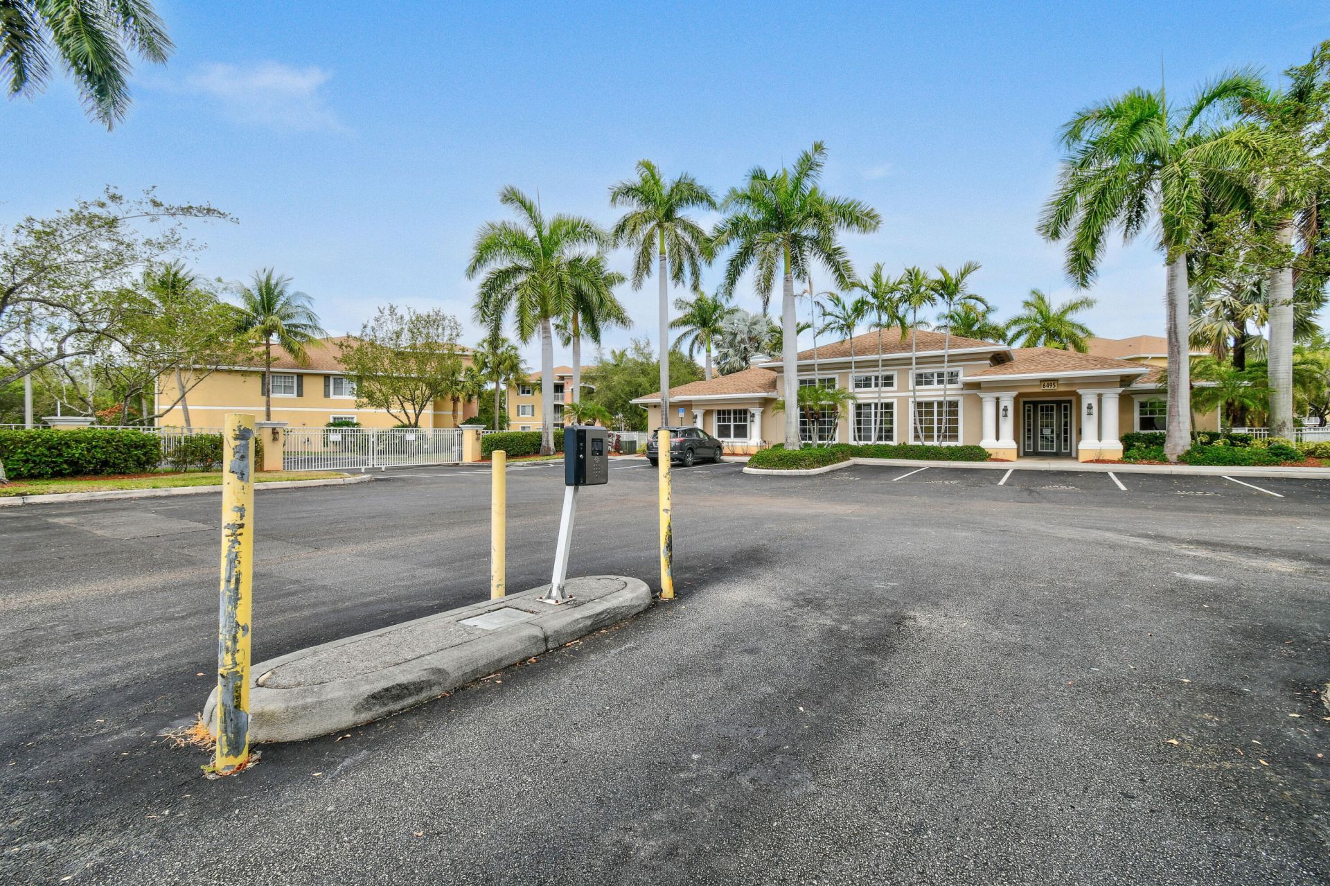 6556 Emerald Dunes Drive, Unit 302, West Palm Beach, FL 33411 Photo