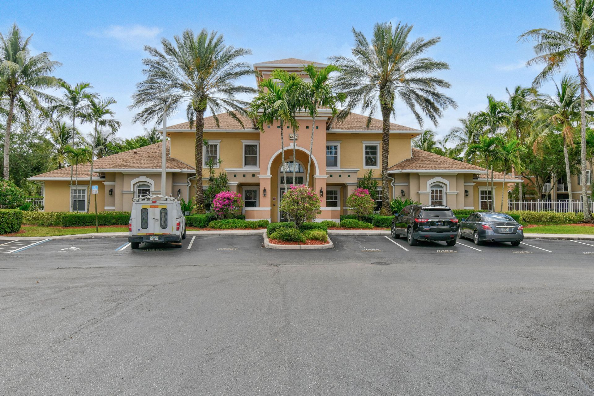 6556 Emerald Dunes Drive, Unit 302, West Palm Beach, FL 33411 Photo