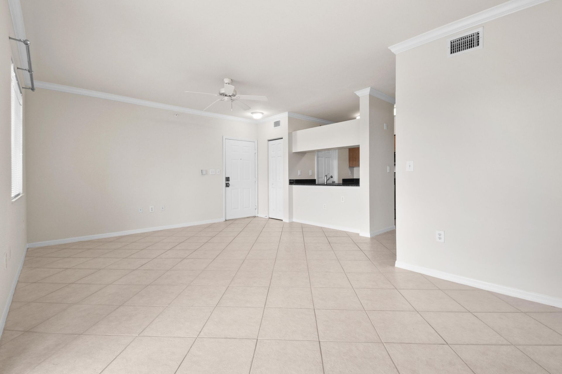 6556 Emerald Dunes Drive, Unit 302, West Palm Beach, FL 33411 Photo