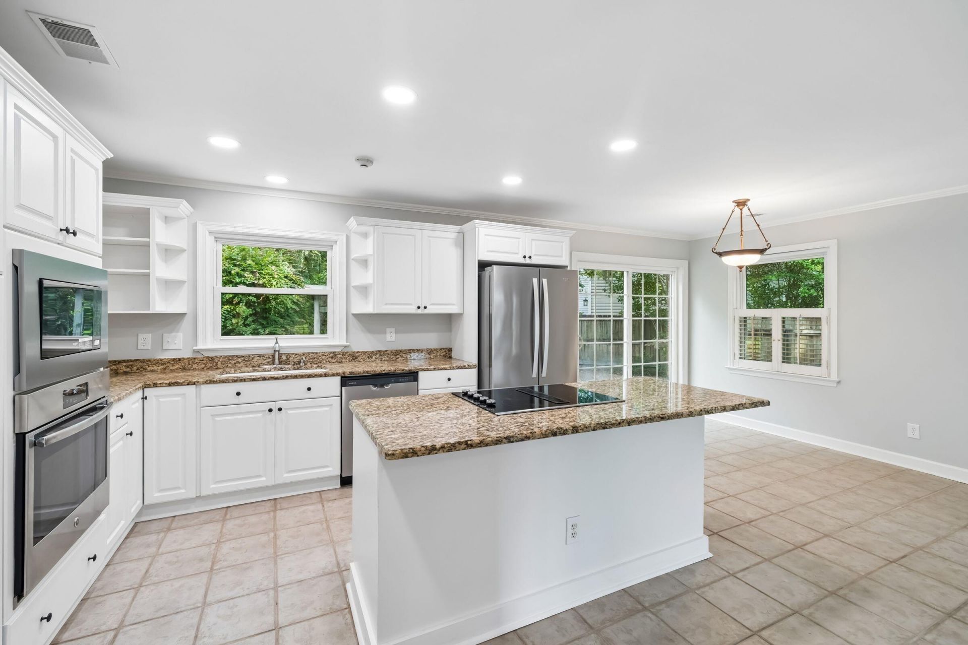 562 Fort Johnson Road Photo 16