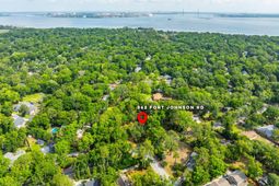 562 Fort Johnson Road photo 4