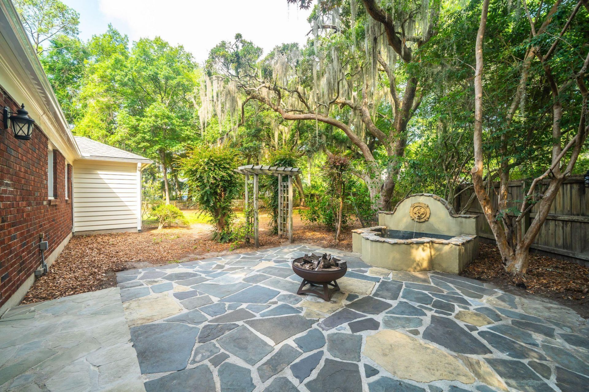 562 Fort Johnson Road Photo 26