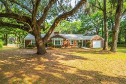 562 Fort Johnson Road photo 4