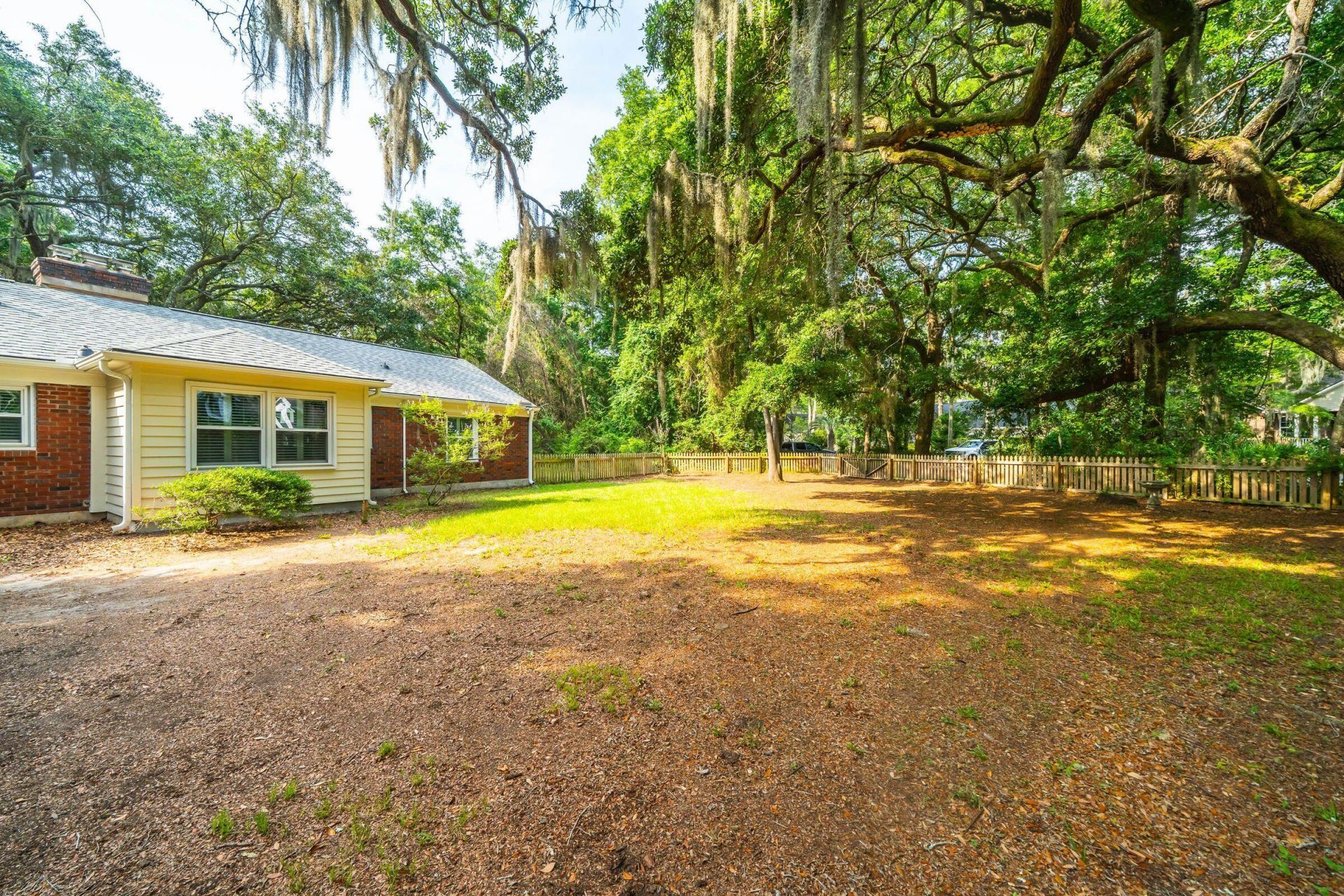 562 Fort Johnson Road Photo 30