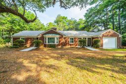 562 Fort Johnson Road photo 4