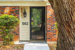 562 Fort Johnson Road photo 4