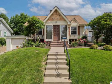 5816 Pacific Street, Omaha, NE 68106