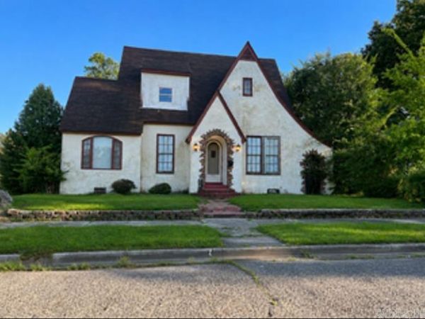 1002 W 24th Avenue, Pine Bluff, AR 71603