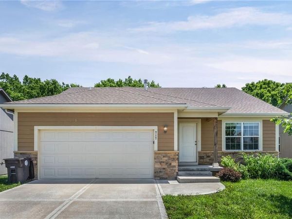 717 Samantha Lane, Belton, MO 64012