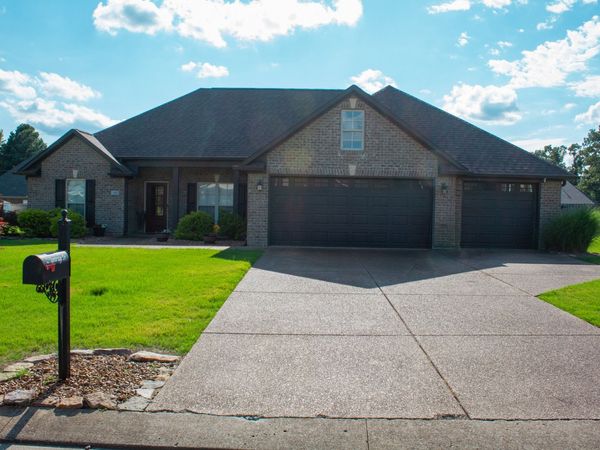23 Kambridge Dr, Medina, TN 38355