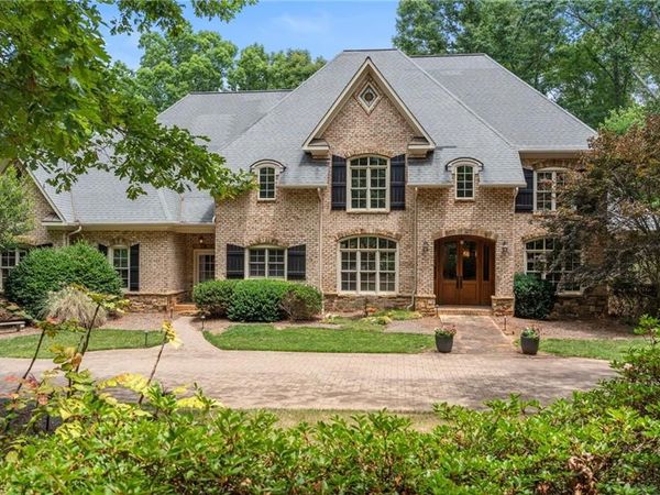 141 Wellsprings Court, Pfafftown, NC 27040