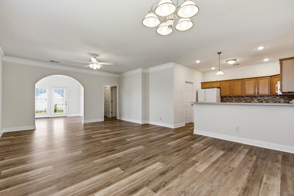 630 Banks Dr.  Photo 4