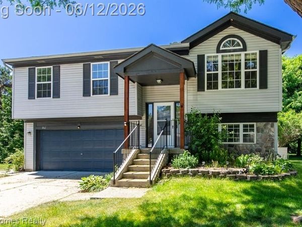 1062 Princeton Drive, Waterford Twp, MI 48327