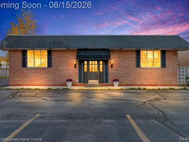 2928 Pine Grove Avenue, Port Huron, MI 48060