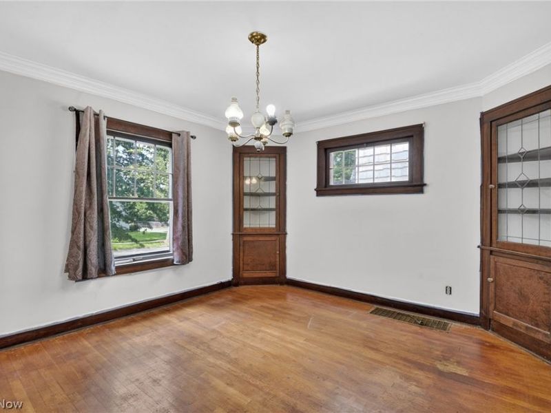 927 Englewood Road , Cleveland Heights, OH 44121 Photo 10