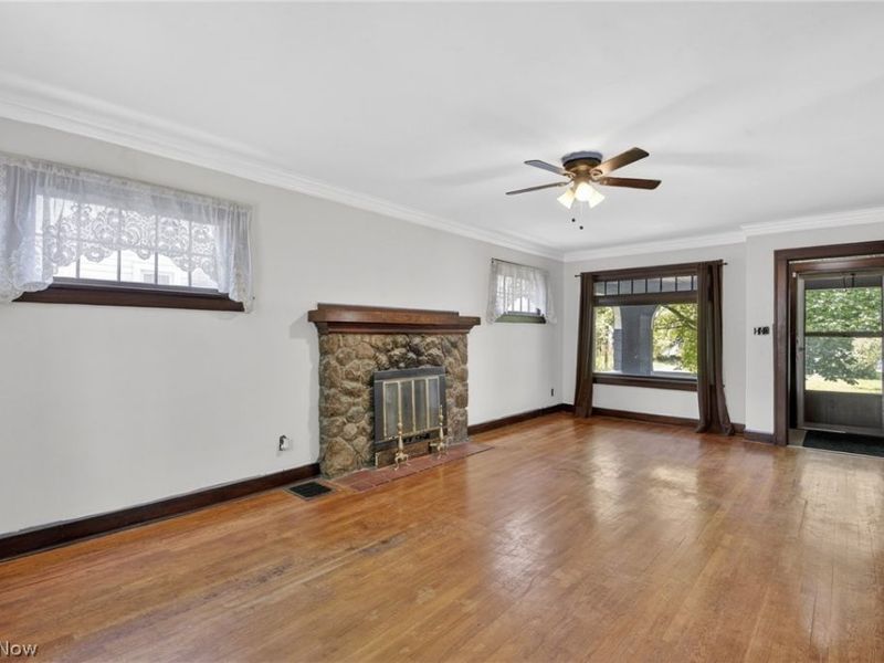 927 Englewood Road , Cleveland Heights, OH 44121 Photo 12