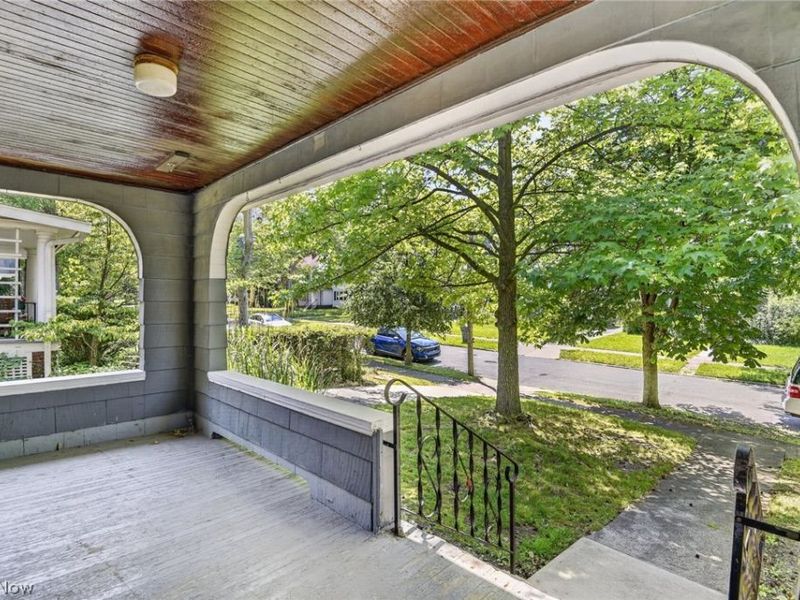 927 Englewood Road , Cleveland Heights, OH 44121 Photo 4