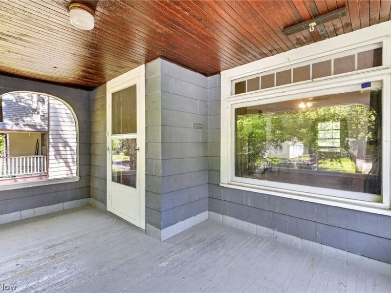 927 Englewood Road , Cleveland Heights, OH 44121 Photo 6