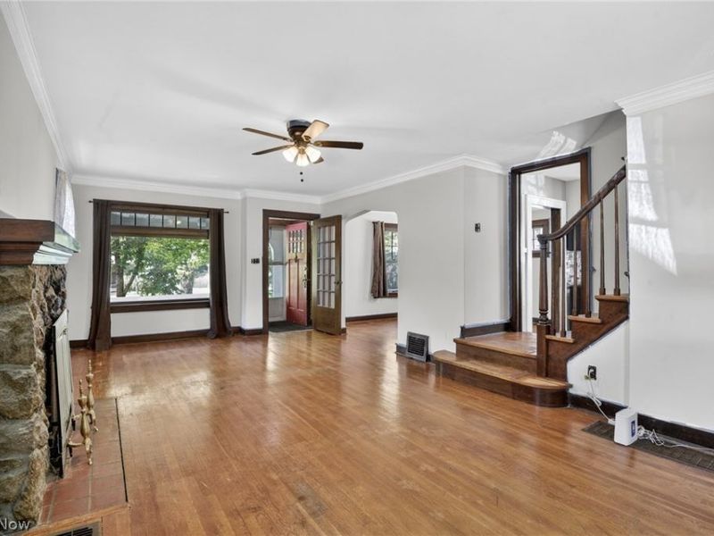 927 Englewood Road , Cleveland Heights, OH 44121 Photo 8