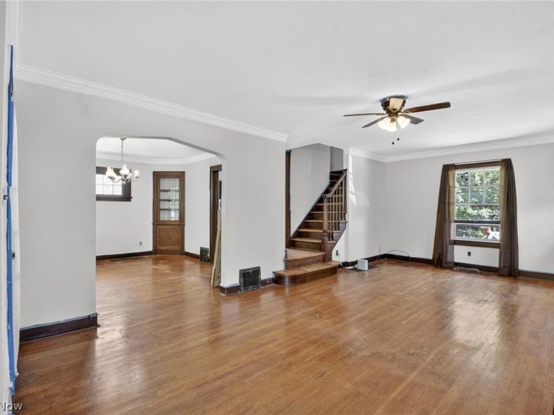 927 Englewood Road , Cleveland Heights, OH 44121 Photo 9