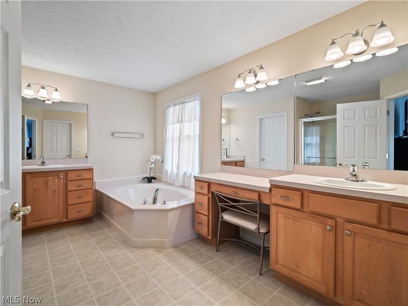 27336 Maurer Drive , Olmsted Township, OH 44138 Photo 36