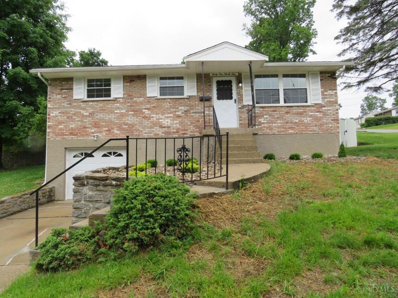 3199 Mary Jane Drive, Cincinnati, OH 45211 Photo 1