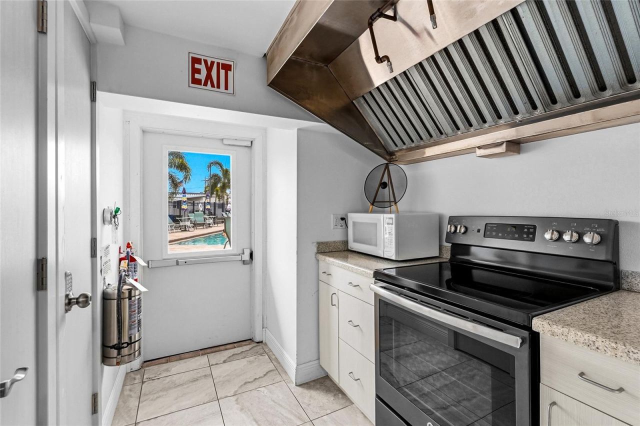 2079 Sun Home Street, Unit A-30, Sarasota, FL 34231 Photo