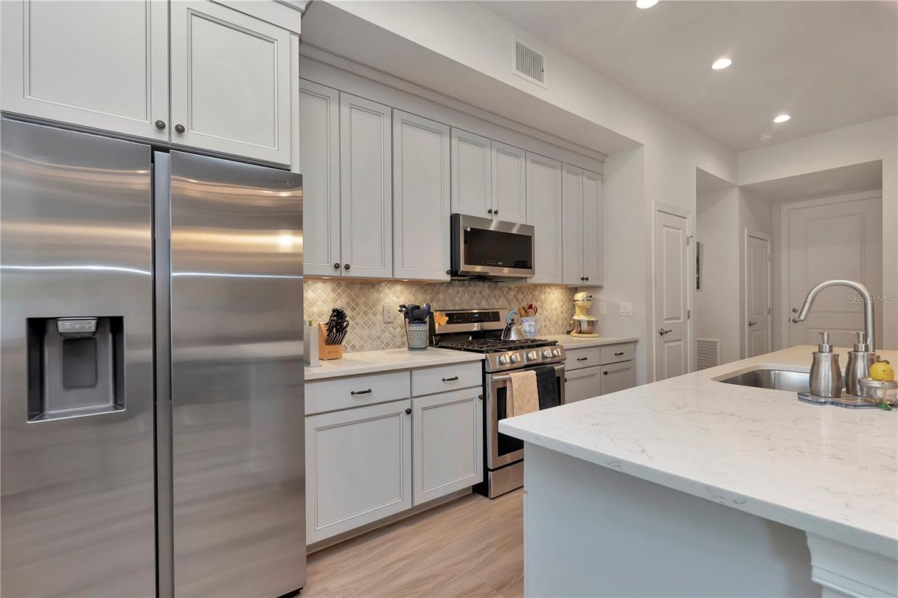 2989 Breezy Meadows Drive, Clearwater, FL 33760 Photo