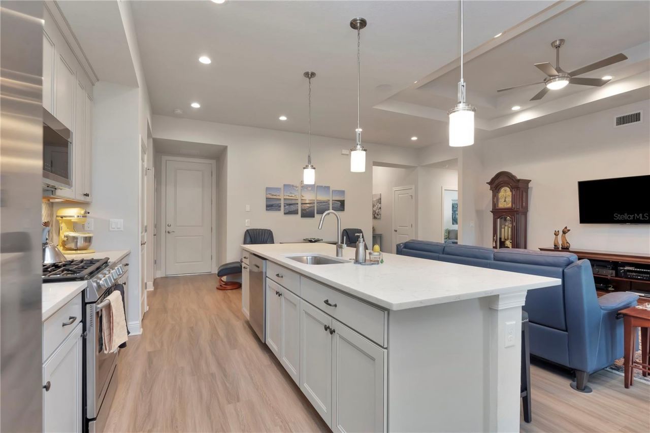 2989 Breezy Meadows Drive, Clearwater, FL 33760 Photo