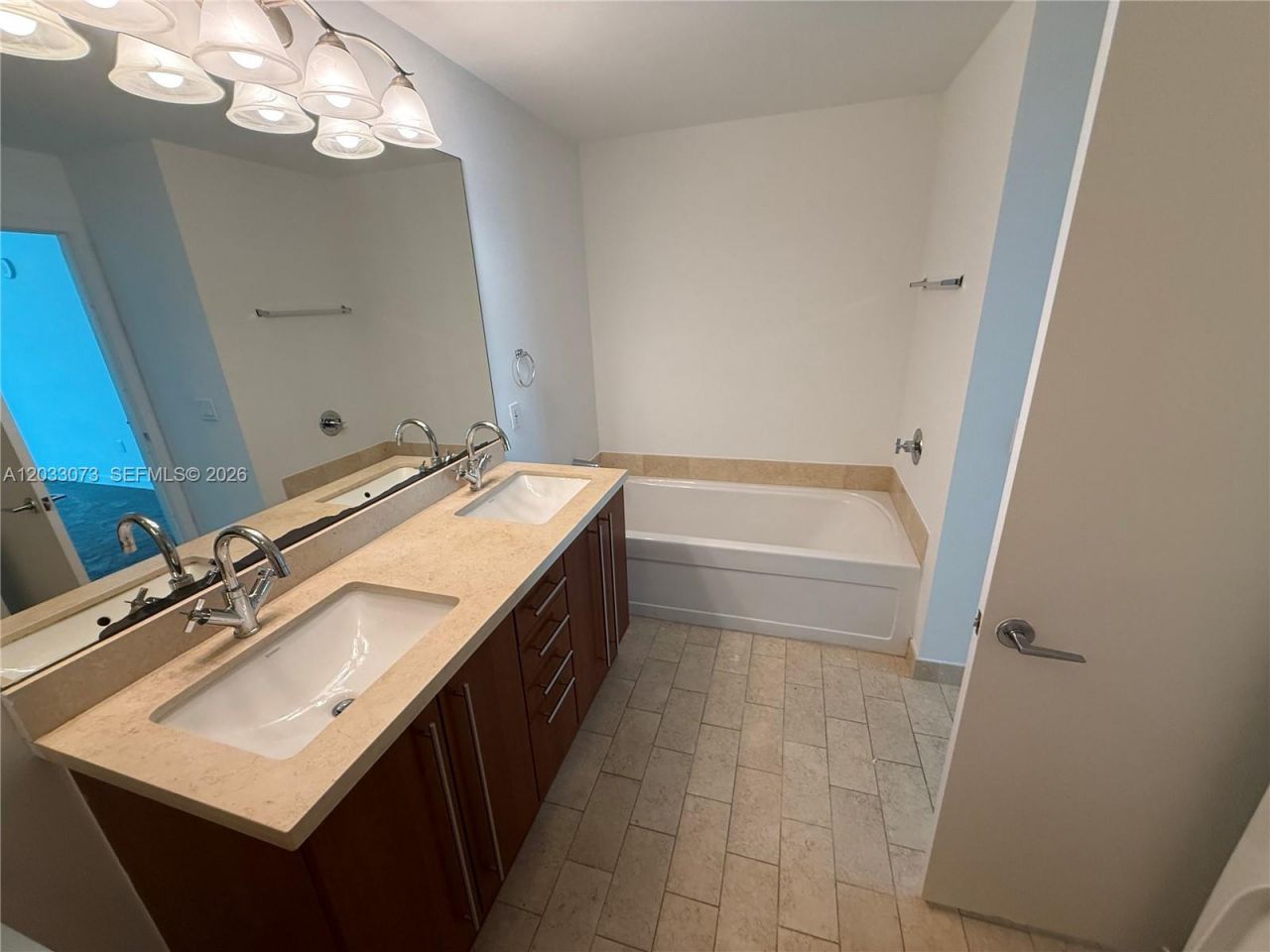 79 SW 12 St, Unit 2709-S, Miami, FL 33130 Photo