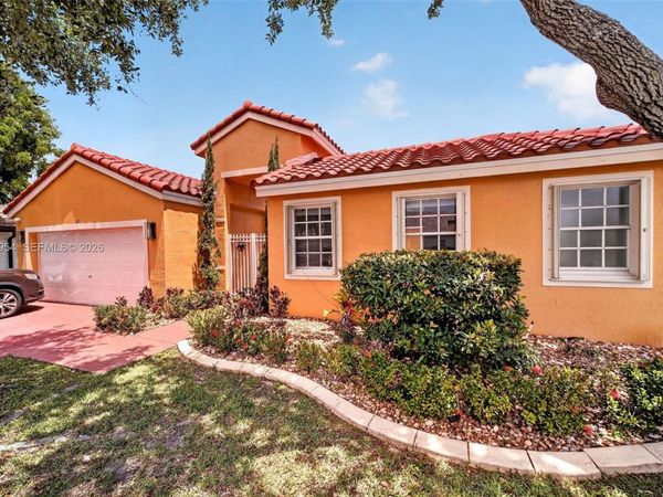 685 SW 198th Ter , Pembroke Pines, FL 33029