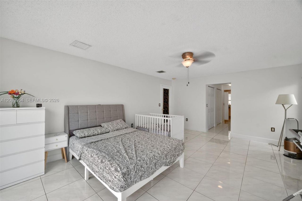 685 SW 198th Ter , Pembroke Pines, FL 33029 Photo