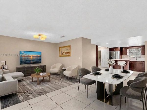 210 NW 87th Ave , Unit L206, Miami, FL 33172